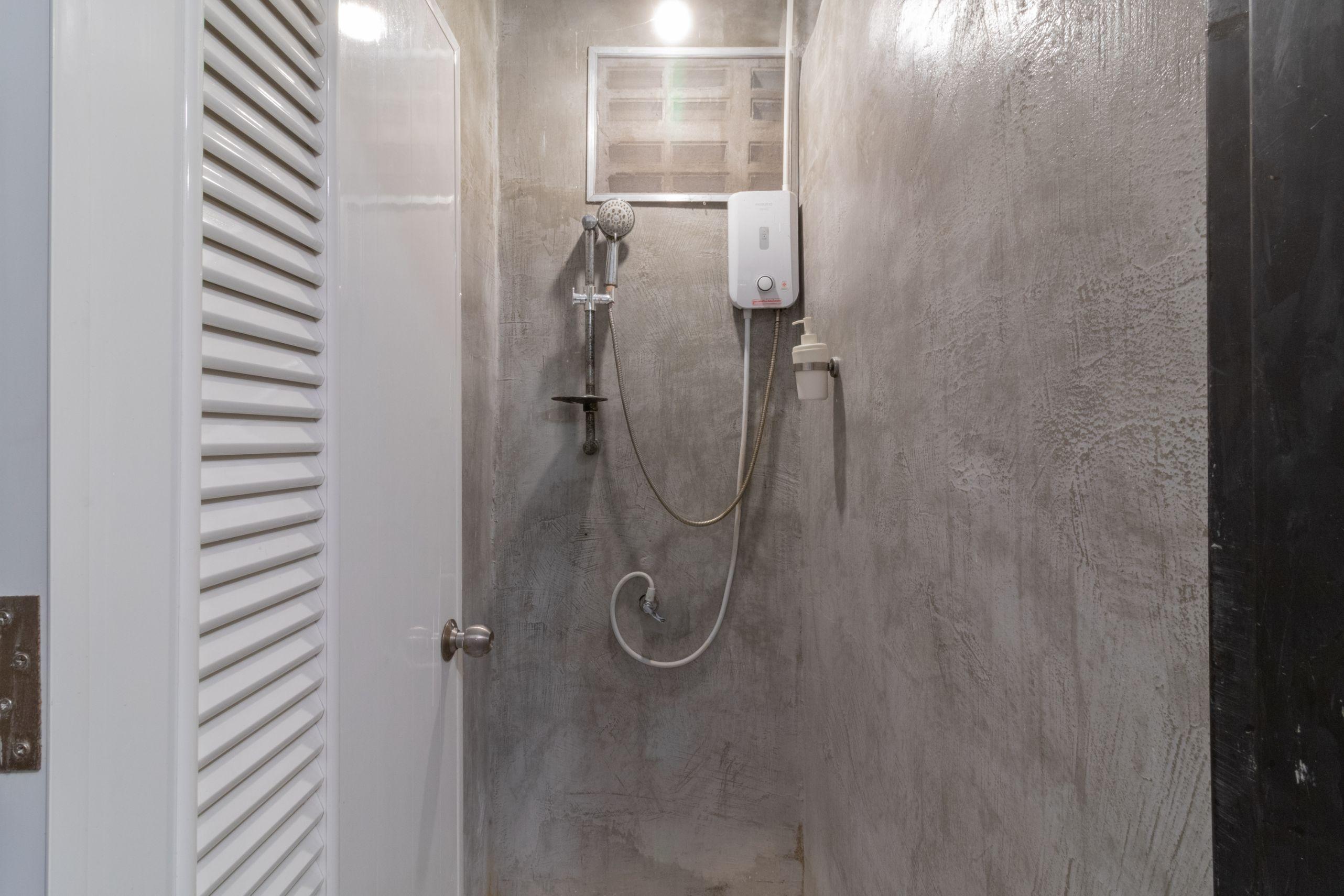 Beige Poshtels + Netflix Hostel Bangkok Exterior photo