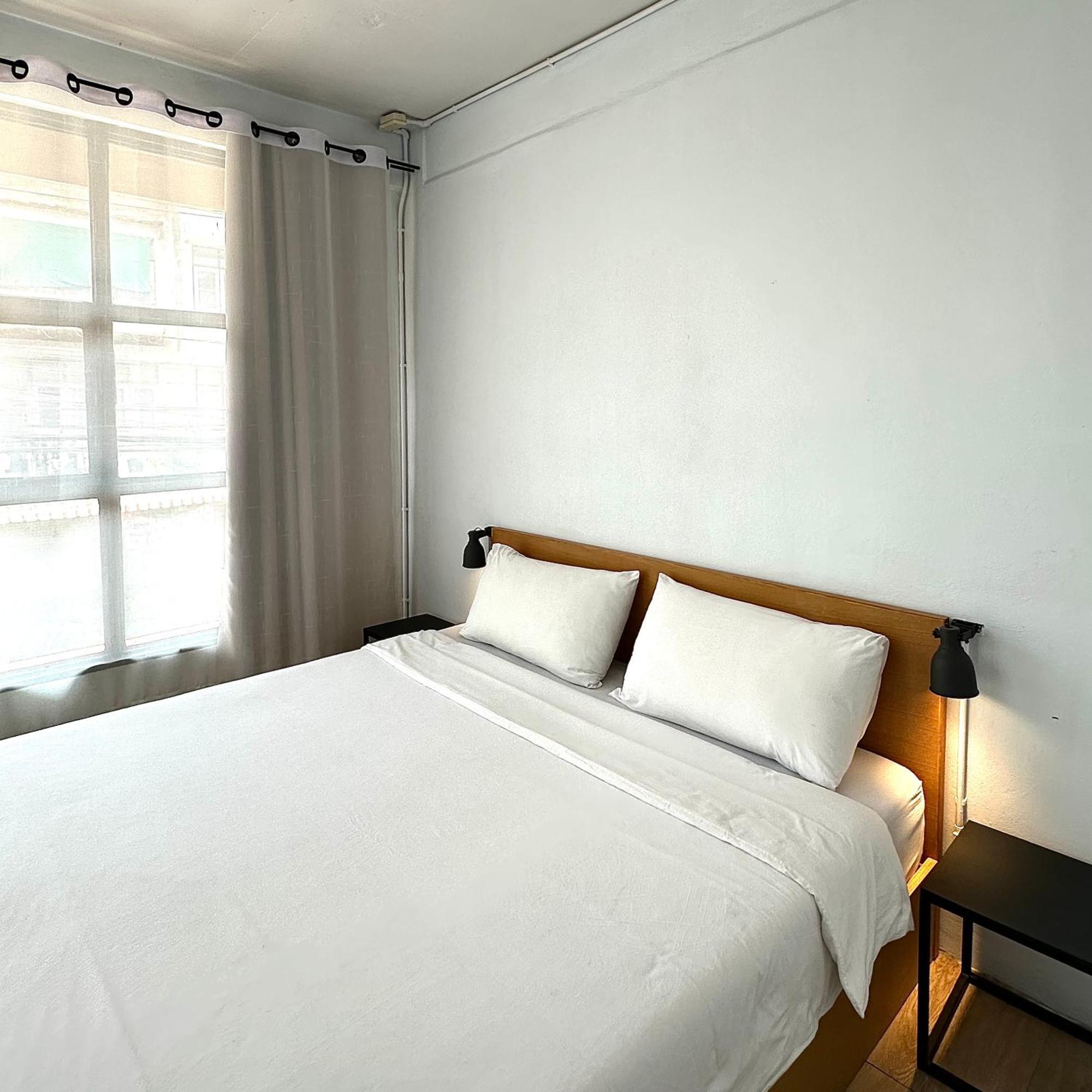 Beige Poshtels + Netflix Hostel Bangkok Exterior photo