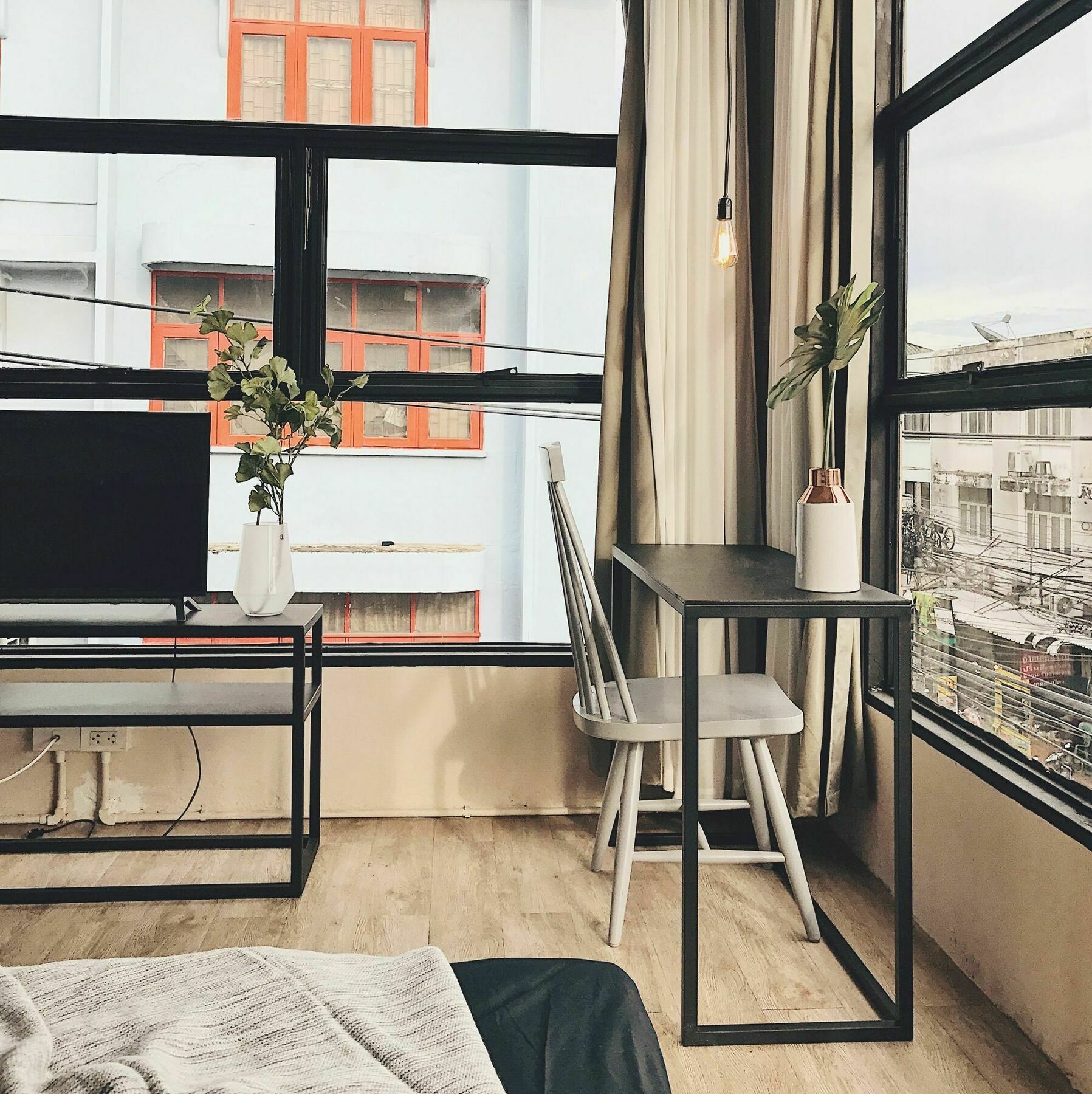 Beige Poshtels + Netflix Hostel Bangkok Exterior photo